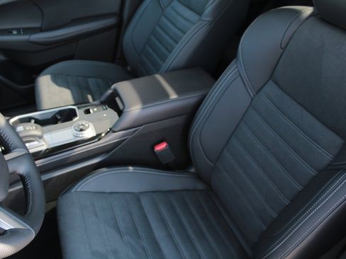 New 2025 Mitsubishi Outlander SE image 5