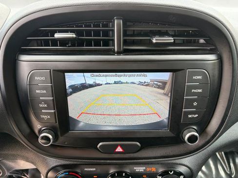 Used 2020 Kia Soul LX FWD image 16
