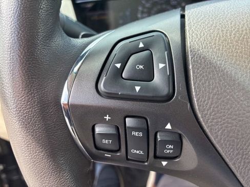 Used 2013 Lincoln MKS AWD image 24