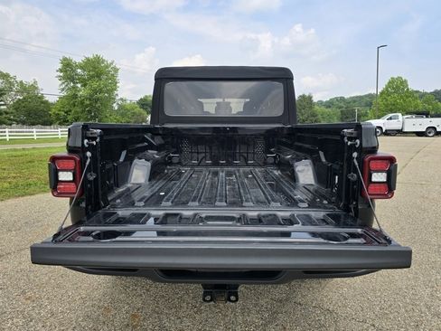 Used 2022 Jeep Gladiator Mojave w/ LED Lighting Group image 16