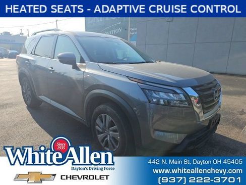 Used 2025 Nissan Pathfinder SV FWD image 1