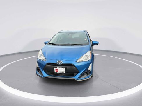 Certified 2017 Toyota Prius C Two image 3