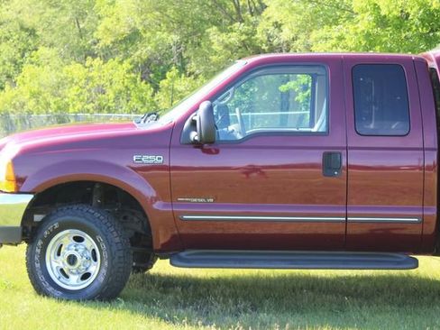 Used 2000 Ford F250 Lariat image 4