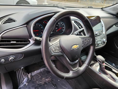 Used 2021 Chevrolet Malibu RS image 10
