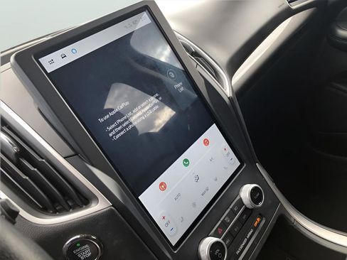 Used 2023 Ford Edge SEL image 16