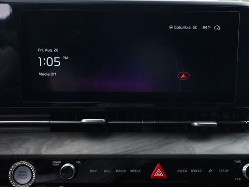 Used 2024 Kia Carnival EX FWD image 14