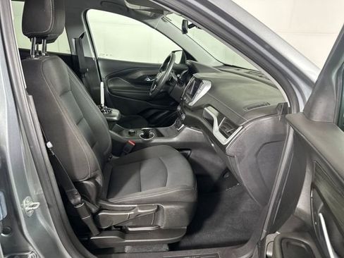 Used 2023 GMC Terrain SLE image 28