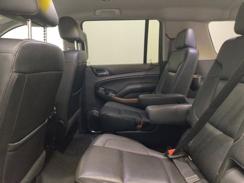Used 2018 Chevrolet Suburban Premier RWD image 18