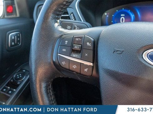 Used 2020 Ford Escape Titanium image 12