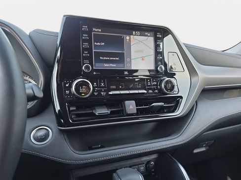 Used 2020 Toyota Highlander Limited FWD image 21