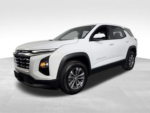 Used 2026 Chevrolet Equinox LT AWD/4WD image 2