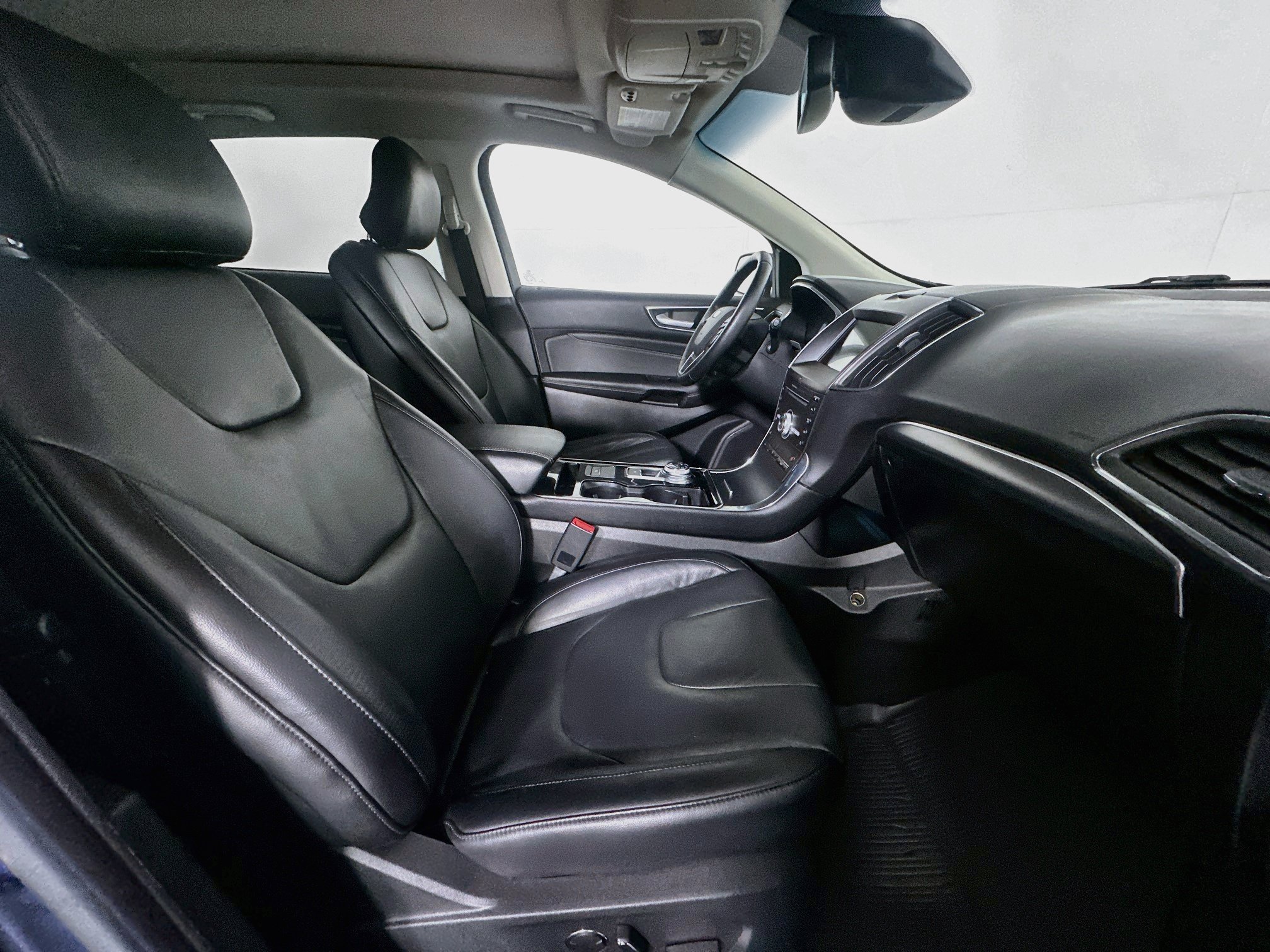 Used 2019 Ford Edge Titanium w/ Cold Weather Package FWD image 32