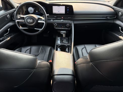 Used 2024 Hyundai Elantra Limited FWD image 4