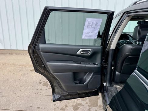 Used 2014 Nissan Pathfinder Platinum w/ Platinum Premium Package image 15