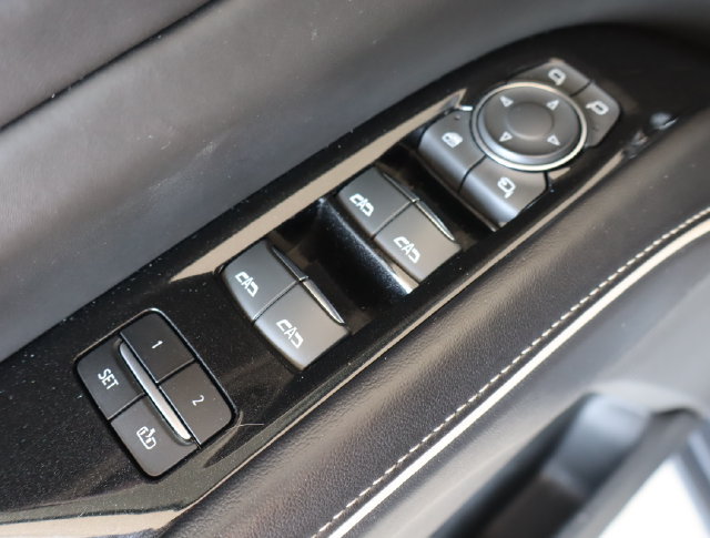 Used 2022 Cadillac Escalade Sport Platinum AWD/4WD image 17