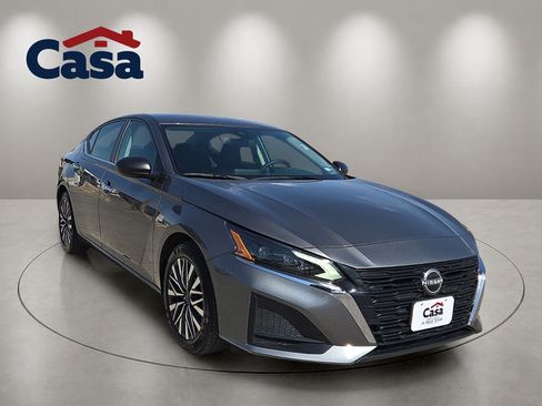 Used 2025 Nissan Altima 2.5 SV FWD image 4