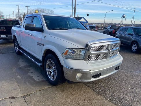 Used 2017 RAM 1500 Laramie image 6