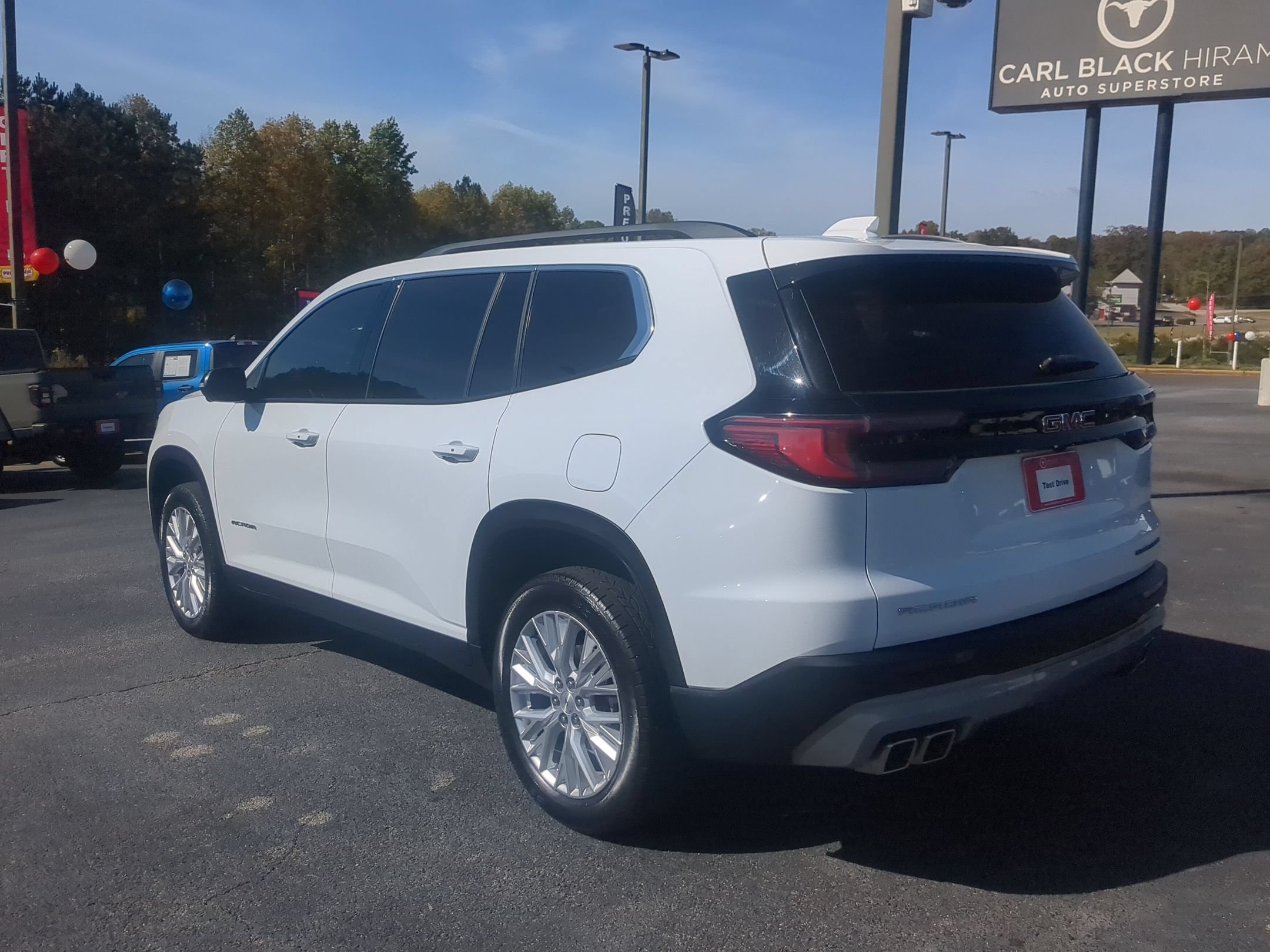 Used 2025 GMC Acadia Elevation w/ Elevation Premium Package FWD image 7