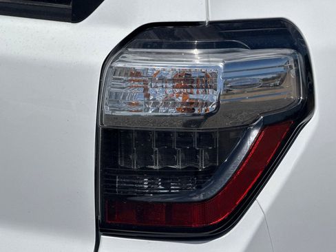 Used 2022 Toyota 4Runner SR5 Premium w/ Moonroof Package RWD image 51