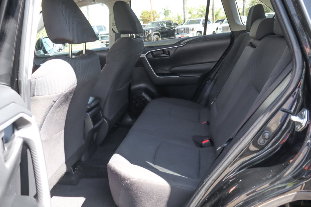 Used 2021 Toyota RAV4 LE w/ Carpet Mat Package (TMS) AWD/4WD image 36