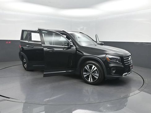 Used 2024 Mercedes-Benz GLB 250 image 36