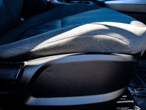 Used 2022 Kia Seltos LX image 16