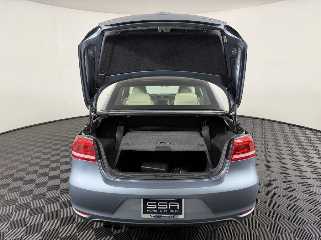Used 2012 Volkswagen Eos Lux FWD image 16