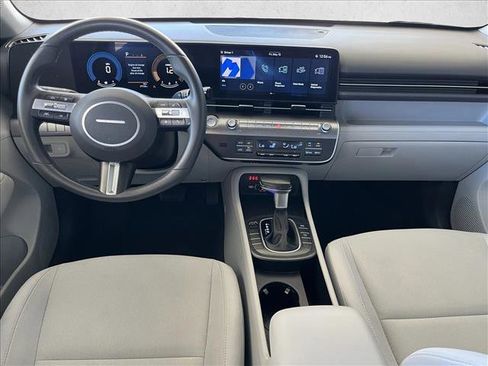 Used 2025 Hyundai Kona SEL FWD image 11