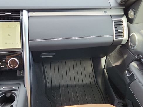 New 2026 Land Rover Discovery Limited Edition AWD/4WD image 24