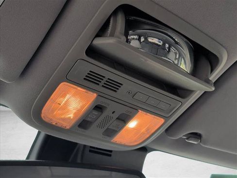 Used 2016 Honda Pilot Touring image 16