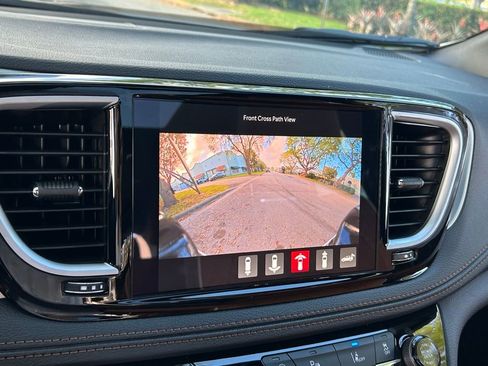 New 2026 Chrysler Pacifica Pinnacle image 24