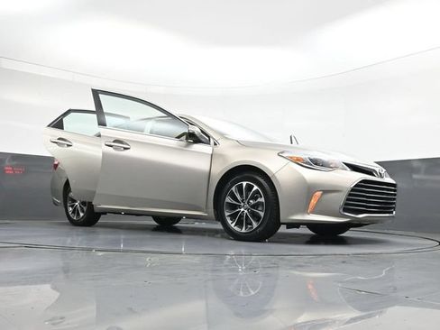 Used 2016 Toyota Avalon XLE Premium FWD image 42