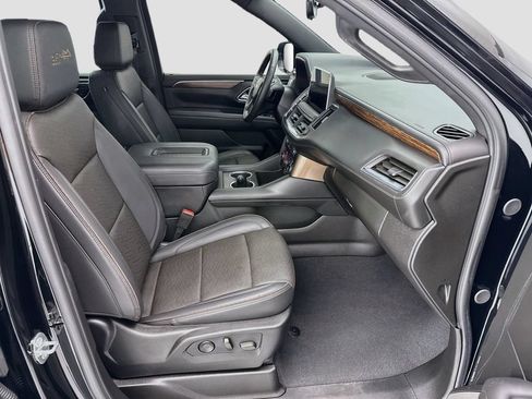 Used 2024 Chevrolet Tahoe High Country AWD/4WD image 19