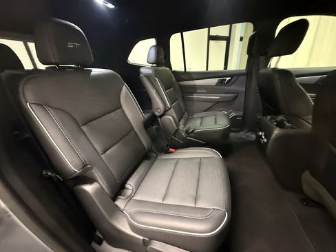 Certified 2025 Buick Enclave Sport Touring image 24