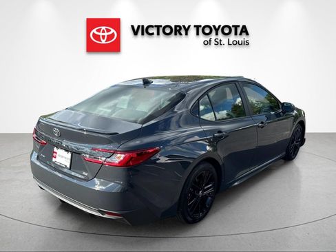 Used 2026 Toyota Camry SE FWD image 3