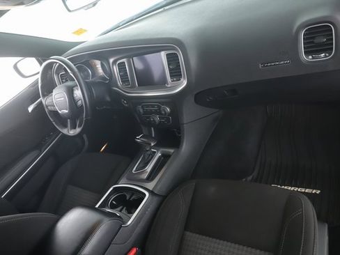 Used 2021 Dodge Charger SXT w/ Driver Convenience Group image 28