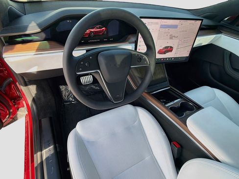 Used 2025 Tesla Model S AWD/4WD image 26