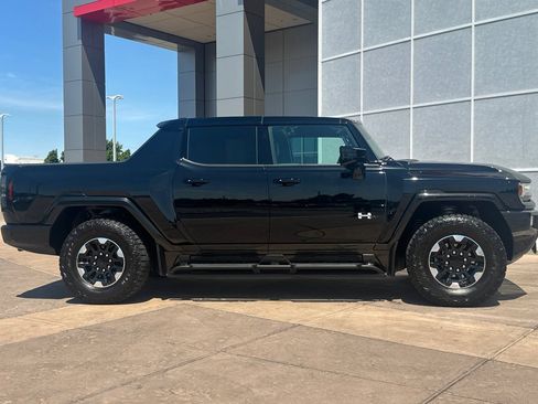 Used 2025 GMC Hummer EV 2X w/ Extreme Off-Road Package AWD/4WD image 3