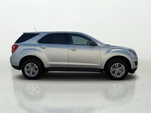 Used 2017 Chevrolet Equinox LS FWD image 8