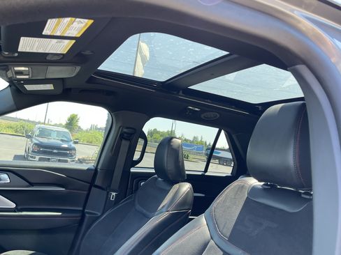 Certified 2025 Ford Explorer ST w/ Sun And Sound Package AWD/4WD image 20