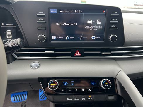 Used 2023 Hyundai Elantra SEL image 39