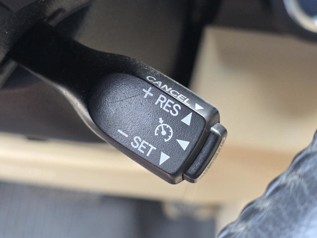 Used 2017 Toyota Camry XLE FWD image 24