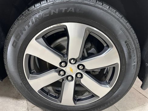 Used 2020 Chevrolet Traverse LT w/ LT Premium Package FWD image 10