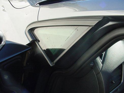 Used 2015 Volkswagen Golf SE image 7