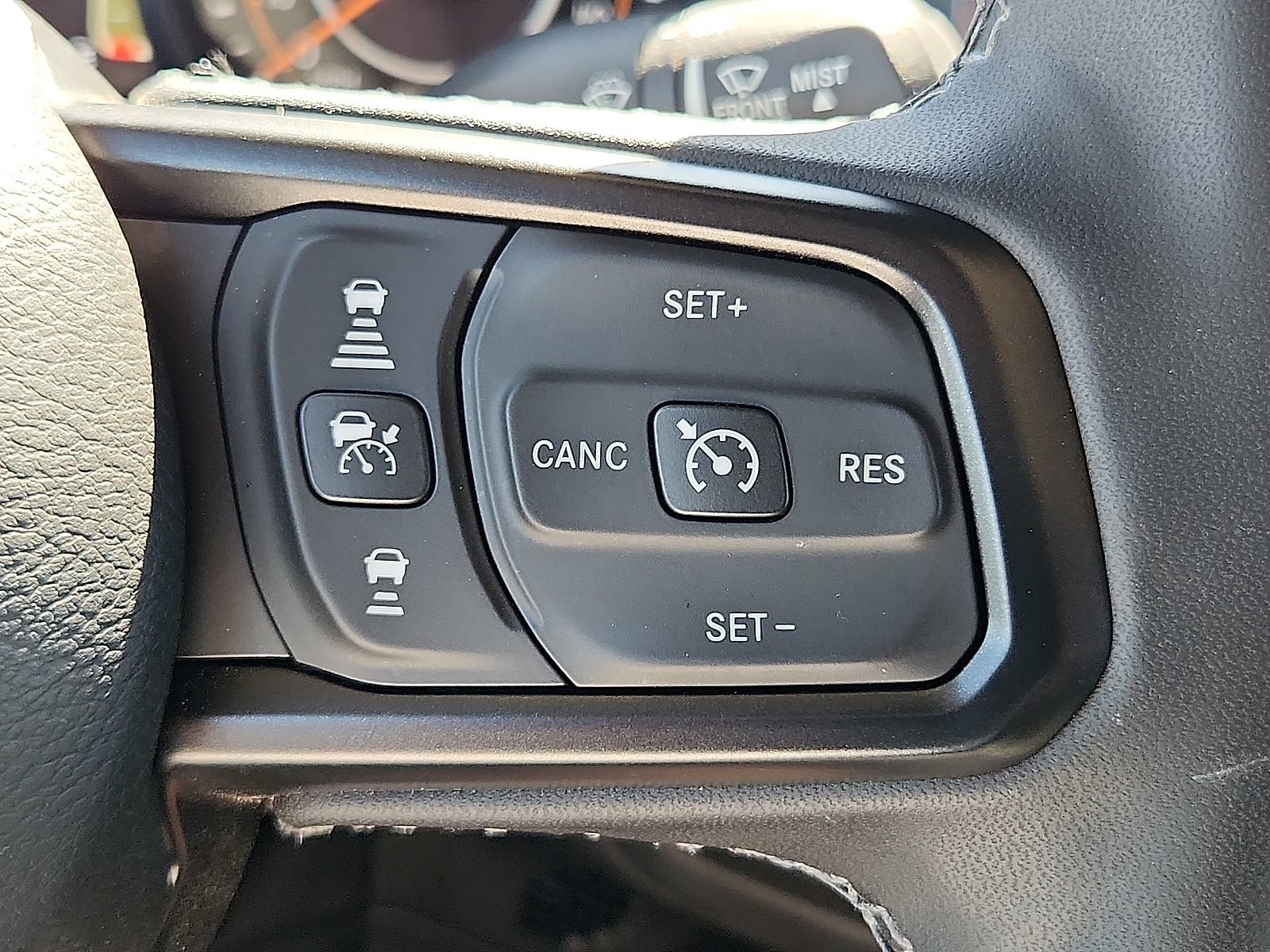 Used 2025 Jeep Gladiator Mojave w/ Safety Group AWD/4WD image 14