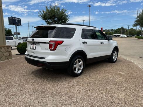 Used 2018 Ford Explorer 4WD image 8