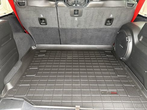 Used 2020 Jeep Wrangler Unlimited Rubicon w/ Quick Order Package 28Y Recon image 11