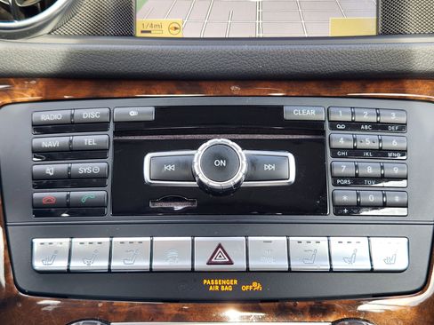 Used 2013 Mercedes-Benz SL 550 image 24