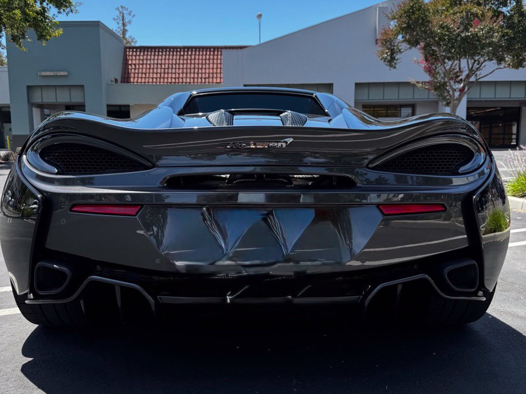 Used 2019 McLaren 570S Spider RWD image 16