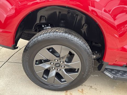 Used 2023 Ford F150 Lightning Lariat image 12